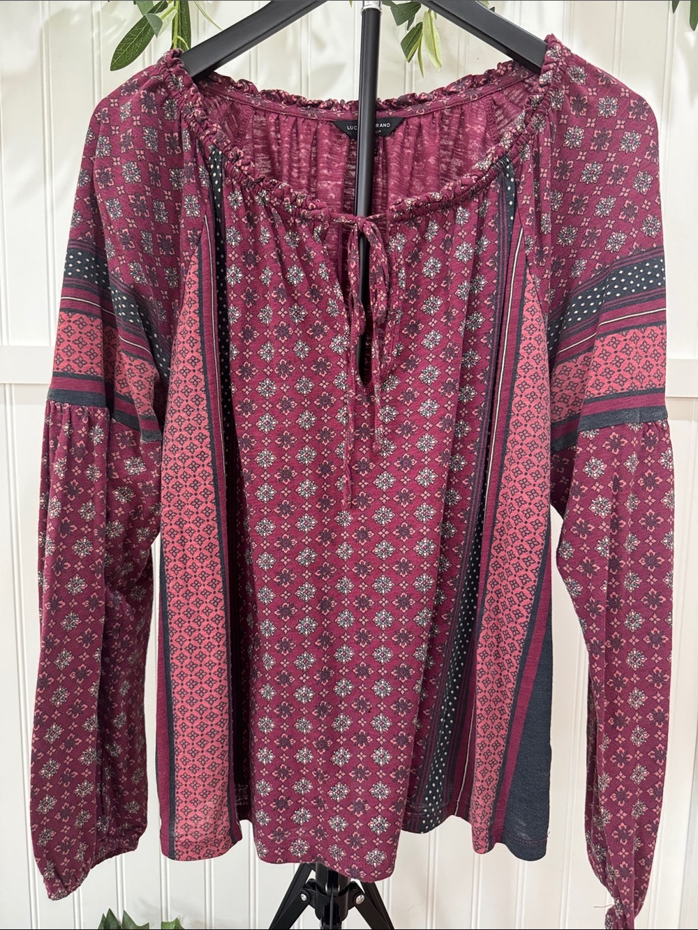 #485 LUCKY BRAND Maroon & Pink Boho Peasant Blouse w Tie Neck